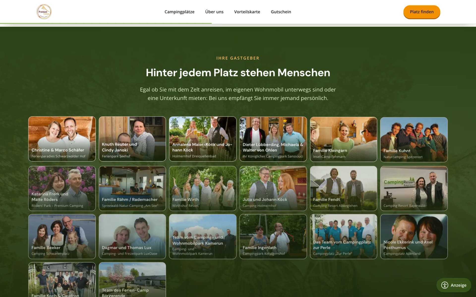 Sektion „Hinter jedem Platz stehen Menschen" mit Porträts und Namen der Gastgeberinnen und Gastgeber